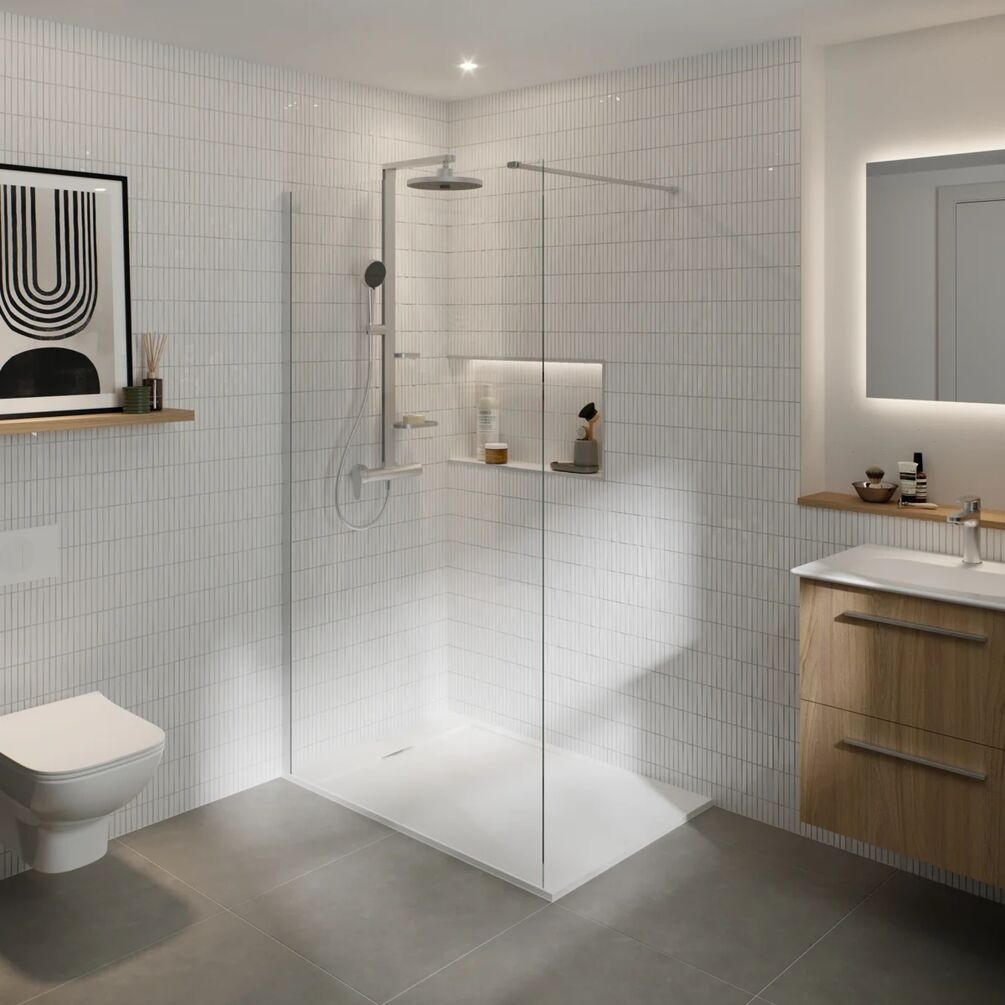 Lifestyle image of Ideal Standard i.life 1000mm Silver Wetroom Shower Screen